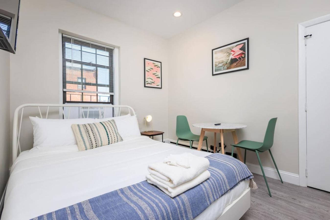 Compact Back Bay Apartment